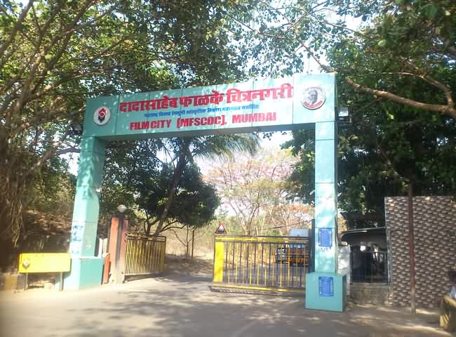 filmcity-gate